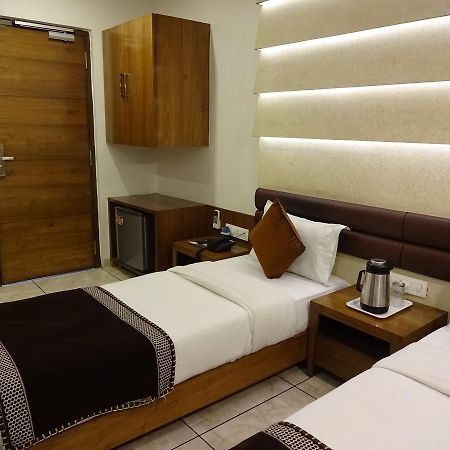 Hotel Bait Inn Ahmedabad Eksteriør bilde