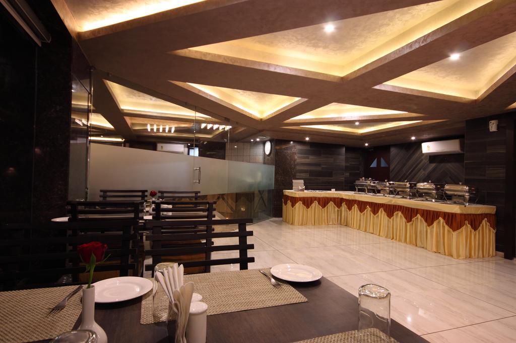 Hotel Bait Inn Ahmedabad Eksteriør bilde