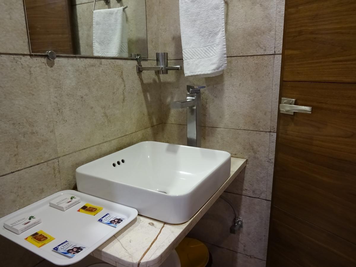 Hotel Bait Inn Ahmedabad Eksteriør bilde